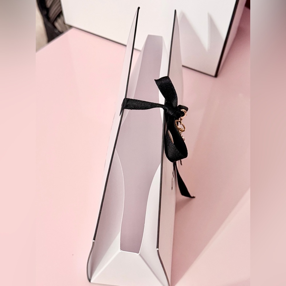 Chanel Fragrance Gift Bag & Box - Picture 4 of 8